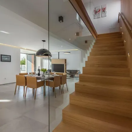 Luxury Luce With Sauna And Whirpool Пореч