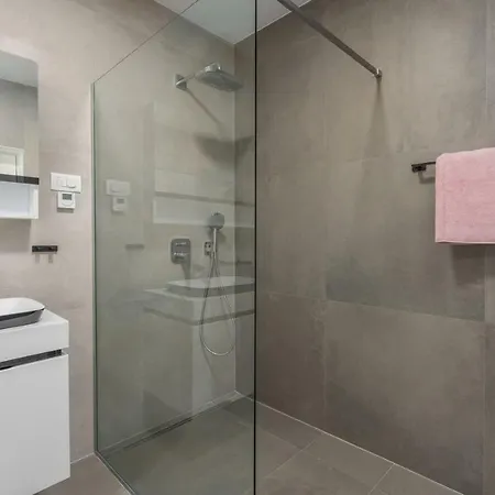 Luxury Luce With Sauna And Whirpool *